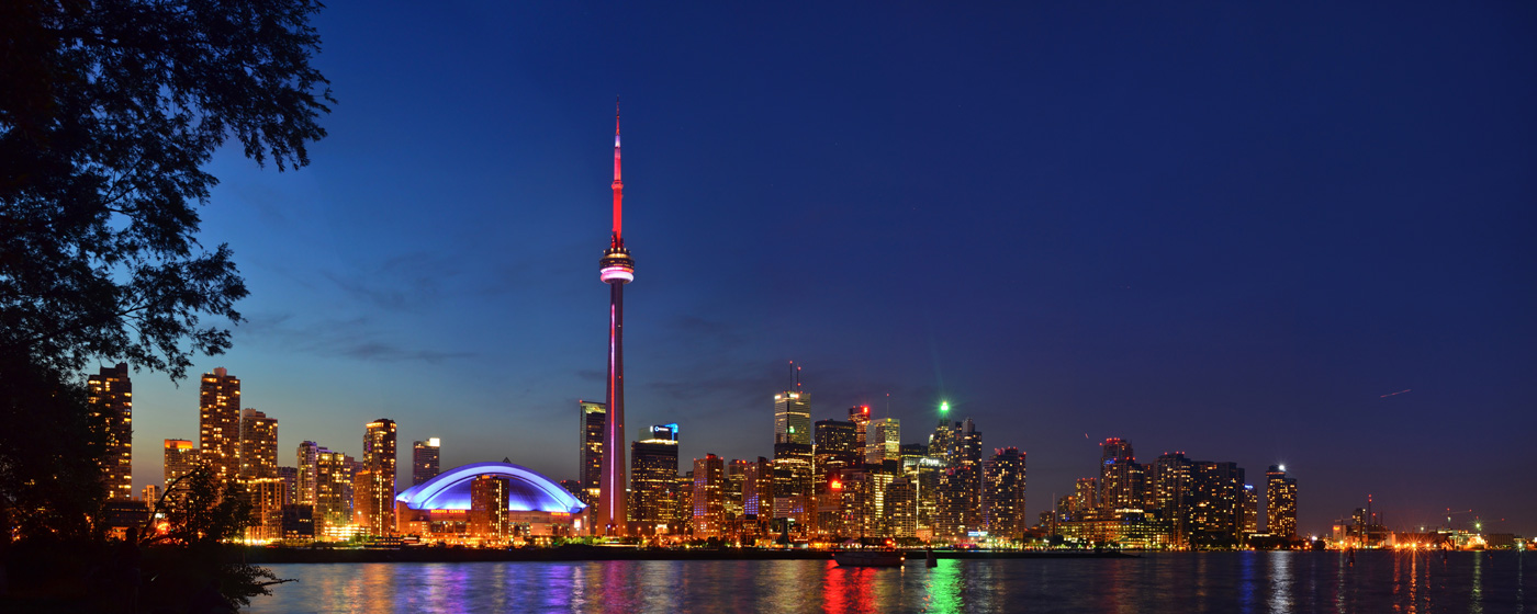 Toronto Skyline de noche - Fotografía de Anton Bielousov