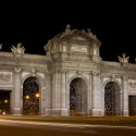 Puerta de Alcalá cara oeste interior noche
